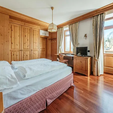 Franceschi Park Szálloda 4*