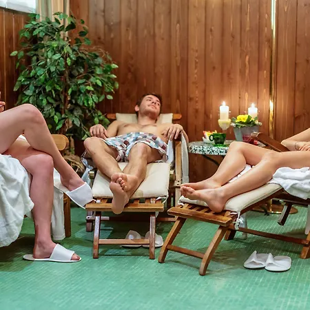 Franceschi Park Szálloda 4*