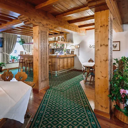 Franceschi Park Κορτίνα Ντ' Αμπέτσο