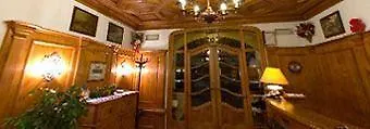 Franceschi Park Hotell